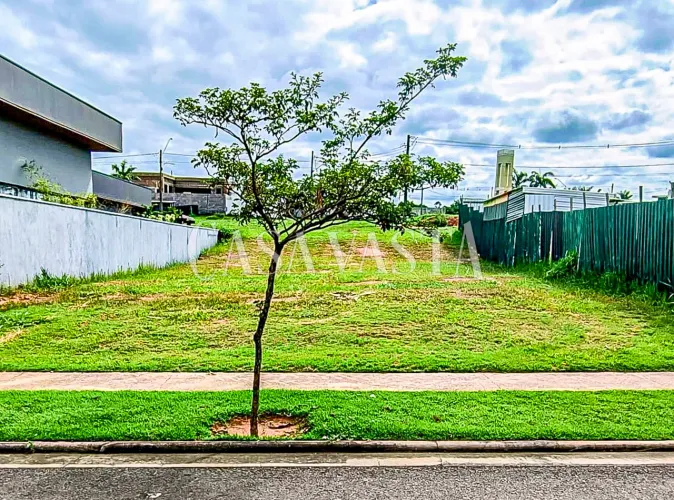 Terreno em Condomínio Royal Boulevard
