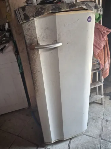 Vendo geladeira Electrolux