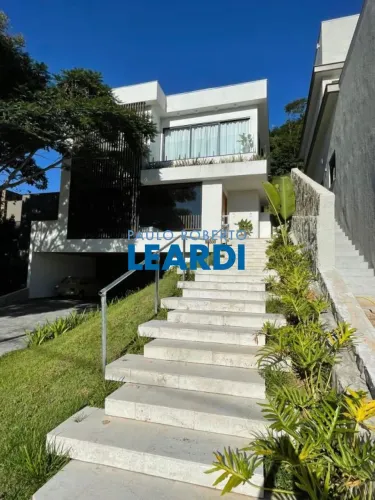 CASA EM CONDOMÍNIO - ALPHASÍTIO - SP