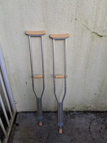 Muletas ajustáveis em alumínio 