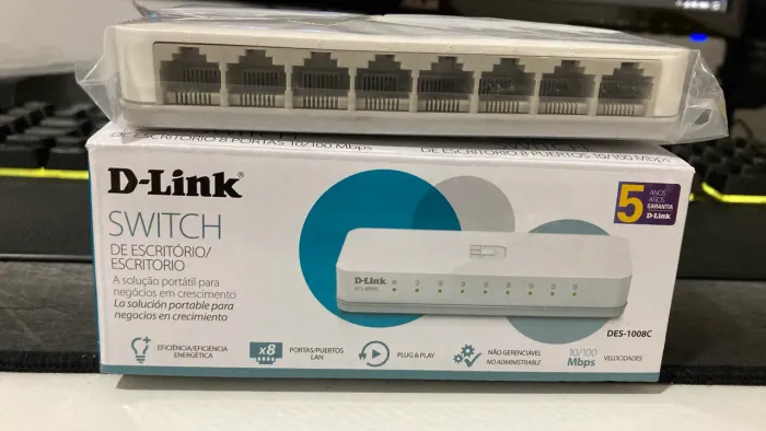 Switch de rede D-Link 8 portas 10/100 (Usado)