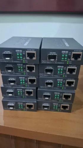 Conversor de mídia Planet Gigabit sem fonte 12un