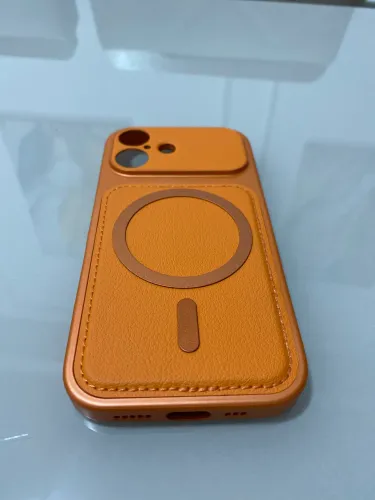 Capa de Couro para iPhone 16