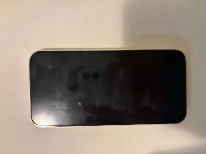 Quero vender um iPhone 14. Está em ótimo estado de conservação.