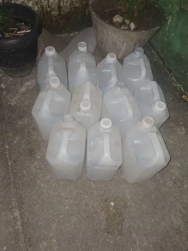 Galão de 5 litros de plastico