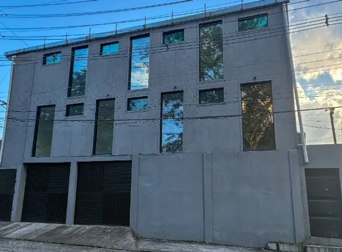 Alugo sala comercial / escritório no conjunto Petros Manaus