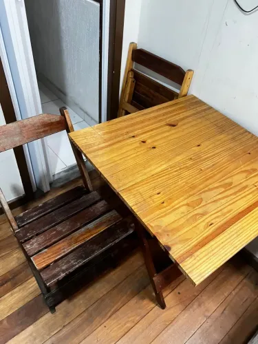 Mesa com cadeiras 