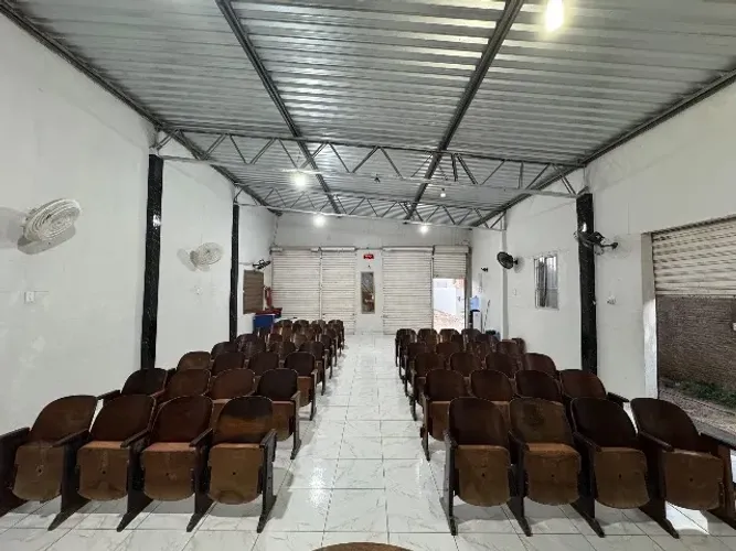 POLTRONAS ACOLCHOADAS PARA IGREJA