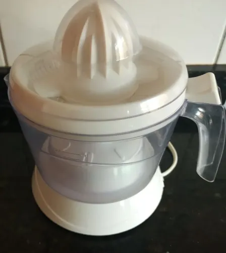 Espremedor de frutas elétrico