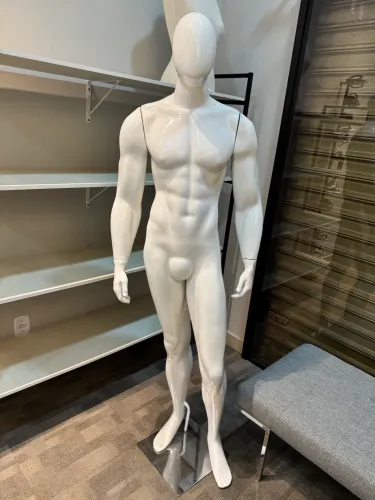 Manequim Masculino de Fibra - NOVO
