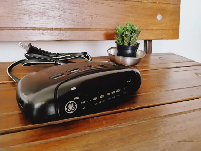 Rádio Relógio Antigo Vintage GE General Eletric