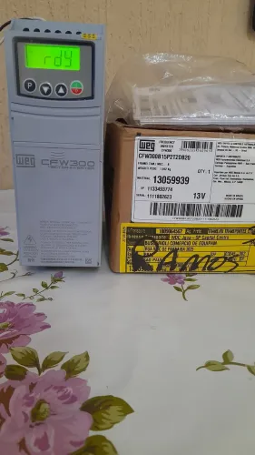 Inversor de Frequência WEG CFW 300B 5 cv 220v por 2.200 reais