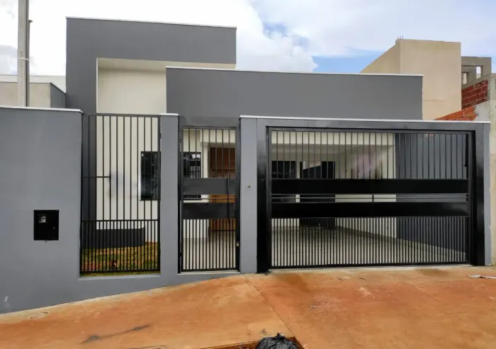 Casa para venda tem 135 metros quadrados com 3 quartos em Parque Industrial 200 - Maringá
