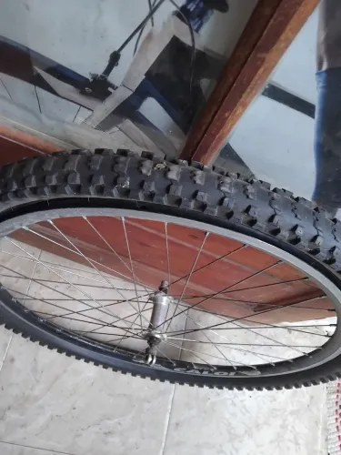 Rodas de bicicletas 20 24 26 27 diversas usadas