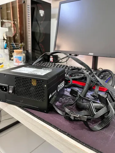 Fonte Corsair CV550 - 550W, 80 Plus Bronze para manutenção