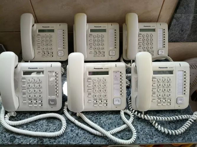 Vendo 6 Aparelhos Telefônicos Digital Panasonic Kx-dt521x funcionando. Valor unitário.