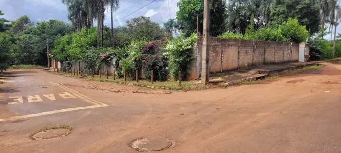 Chacara urbana tanto para lazer e moradia, quanto para área comercial 