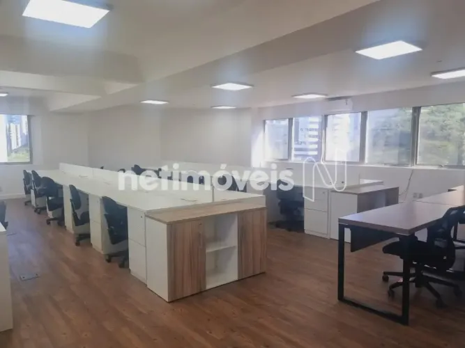 Conjunto comercial mobiliado para venda ou locação com 204m²;