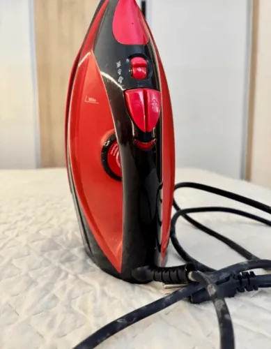 Ferro de Passar Oster a Vapor 1600W 220V