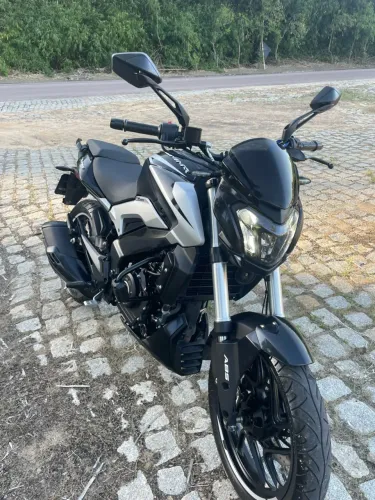Moto Bajaj Dominar 250 2025 preta Estado de zero