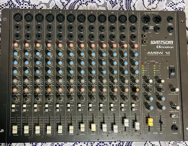 Mesa de som