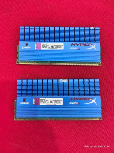 2 memória RAM com 8Gb cada Kingston hyper 1600mhz