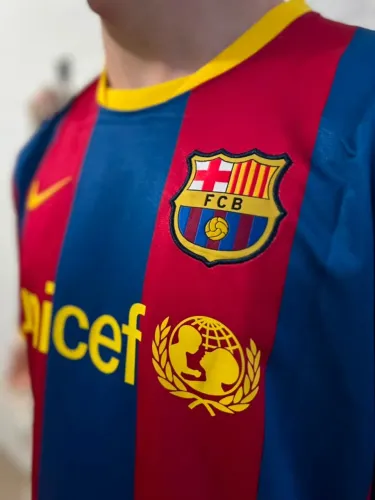 Camisa Retrô Barcelona (Messi) - Nova