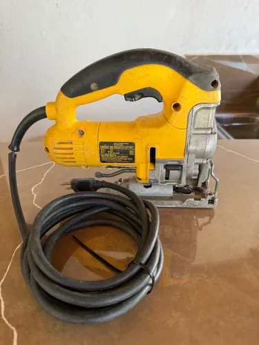 Serra tico tico Dewalt Dw331 220v
