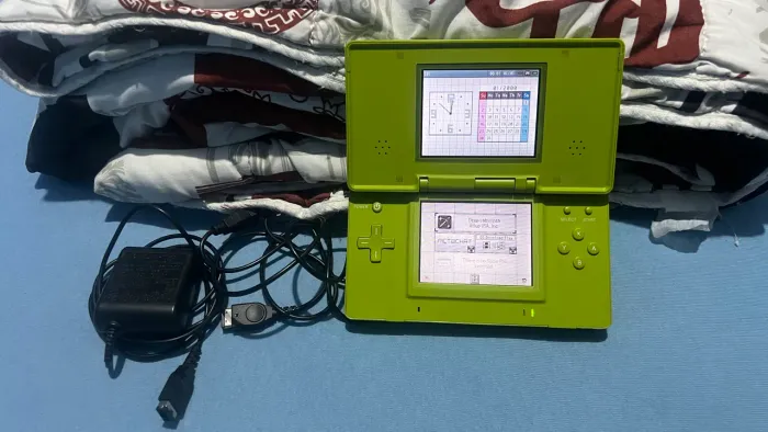 Nintendo DS ML com cartão R4 cheio de jogos 