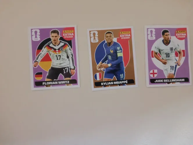 3 figurinhas legend incluindo MBAPE BRONZE por apenas 85,00