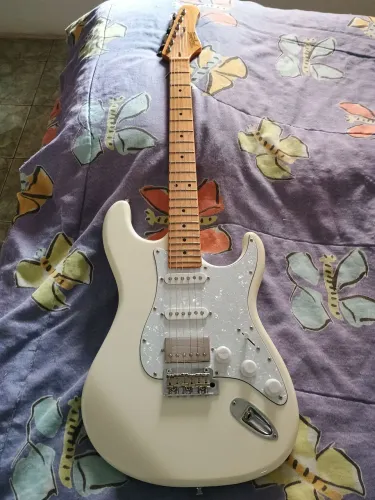 Guitarra Tagima T635 New Classic