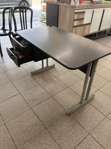 Mesa escritório escrivaninha 2 gavetas preta