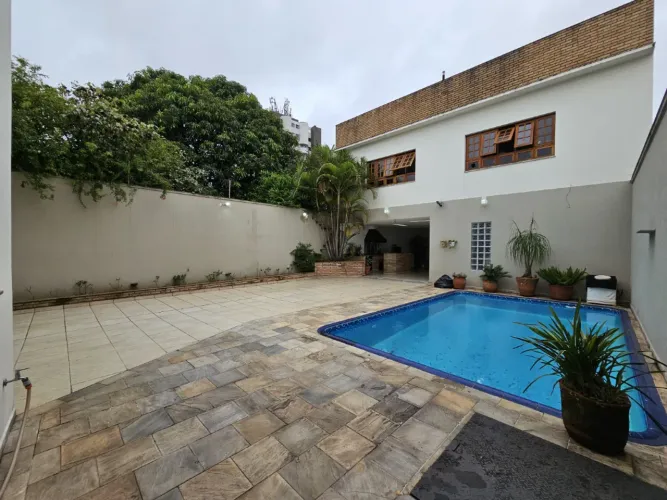 Sobrado para venda em Jardim Carlu com 4 quartos, sendo 2 suítes, 453m²
