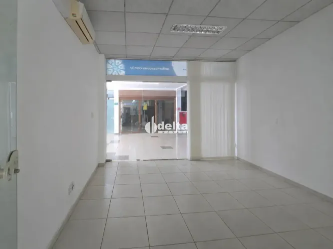 Sala disponível para locação no bairro Santa Mônica em Uberlândia-MG