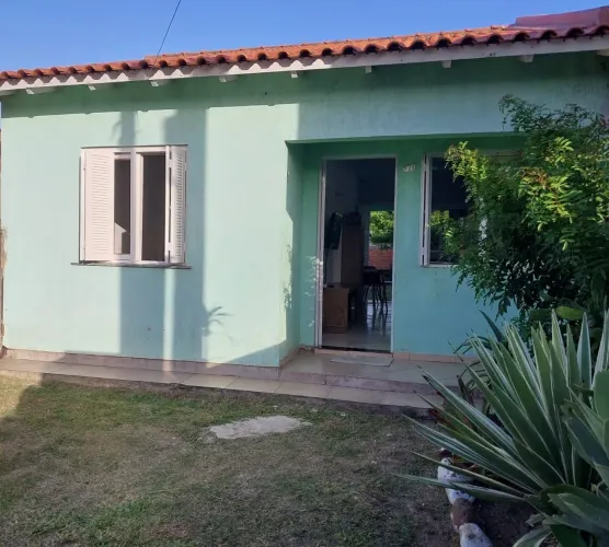 Casa aconchegante, com pátio grande em Oásis Sul - Tramandaí 