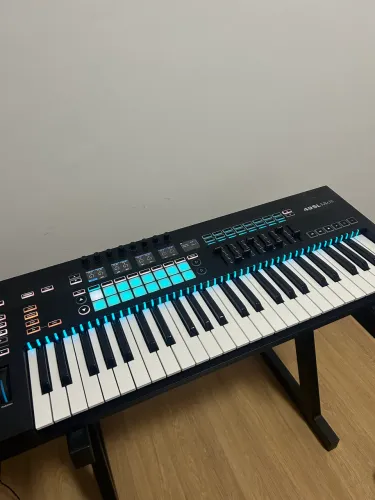 Teclado controlador novation SL mk3