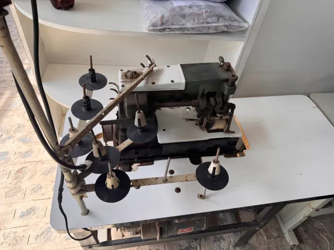 Máquina Rebater Elástico Norita especial  4 agulhas  R$1.100,00