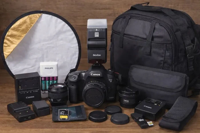Canon 5D Mark III + 50mm 1.8 + 28mm + Flash Godox + 3 Baterias + Kit Fotografia