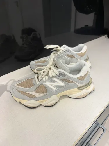 Tênis New Balance 9060