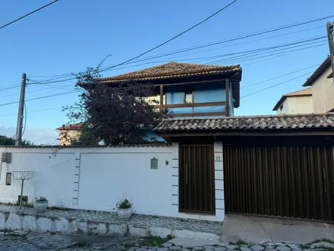 Casa Duplex com Piscina no Condomínio dos Pássaros em Cabo Frio