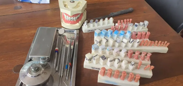 Materiais para dentistica e escultura odontológica modelos