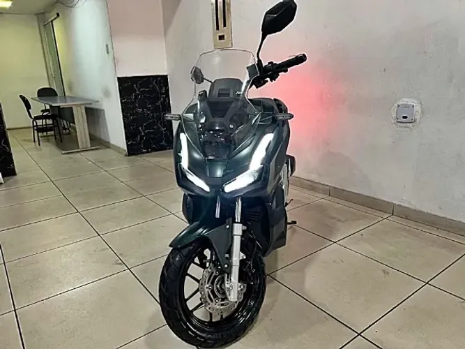 Honda ADV 2024 - Apenas 2.400 Kms