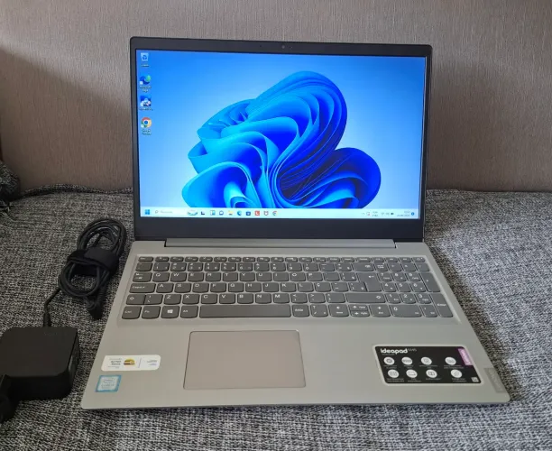 Notebook Lenovo i5 8°8gb 256SSD Nvme tela 15 Novíssimo