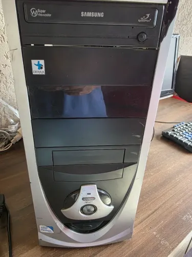 Cpu Fx8300 16Gb Ram Ssd120 Pl. de Vídeo 2Gb