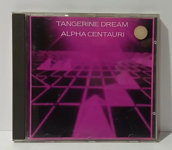 CD do álbum Alpha Centauri da banda alemã de música eletrônica Tangerine Dream