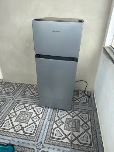 Frigobar Hisense 2 portas, importado dos Estados Unidos.
