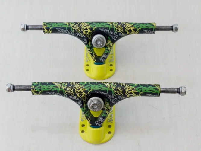 Trucks Paris 180 mm V2 Edição Especial BUSTIN NYC