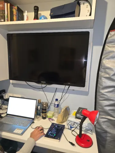 TV LCD PHILIPS 40' COM DEFEITO. SEM IMAGEM.