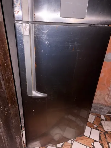 VENDO GELADEIRA USADA