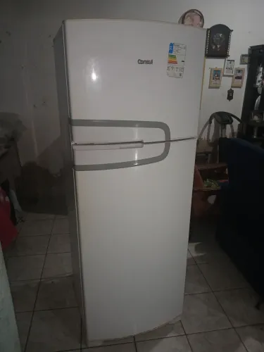 Geladeira consul pouco mais de um ano de uso